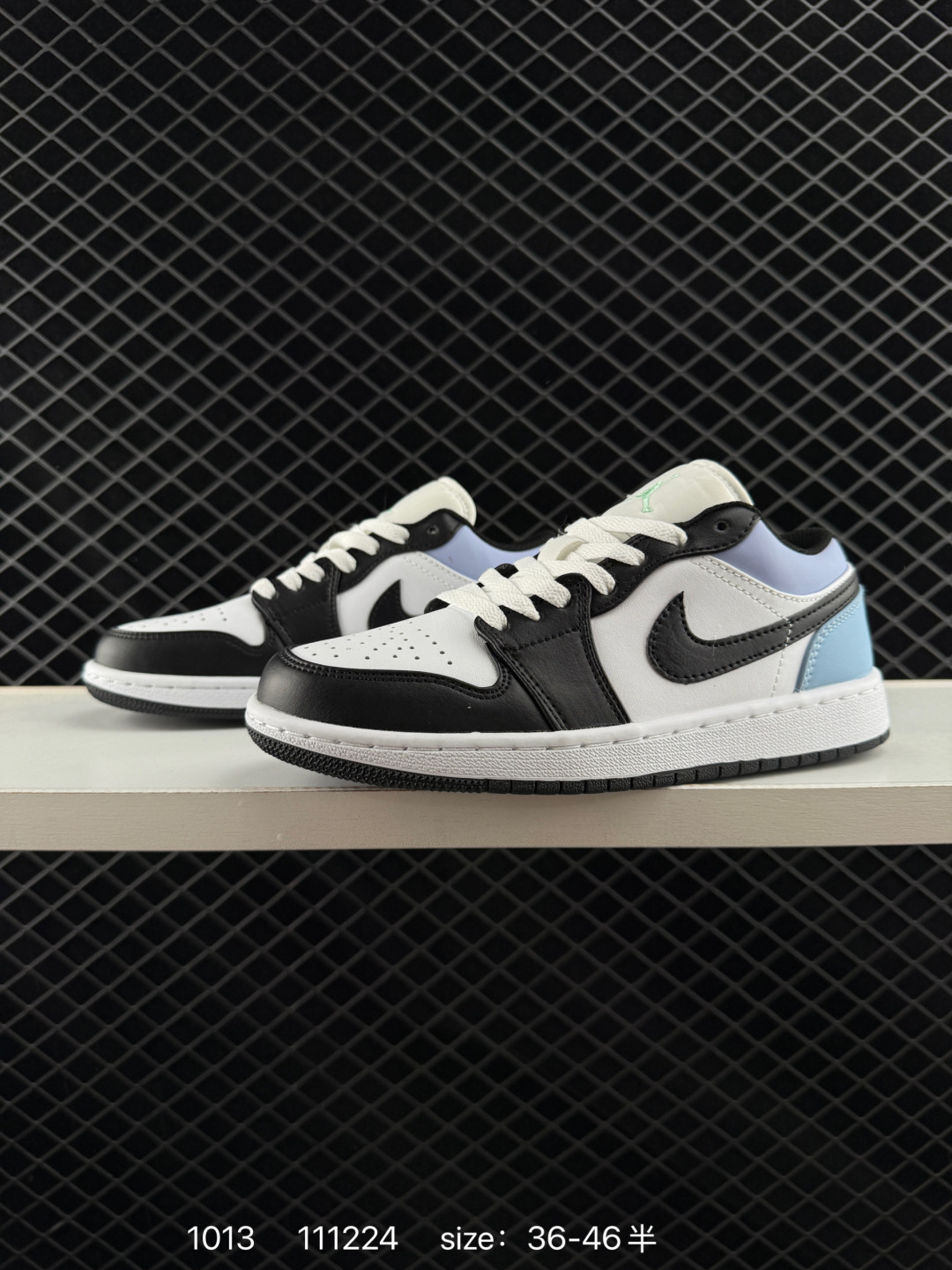 Nike Wmns Air Jordan 1 Low GS”Team Gold“